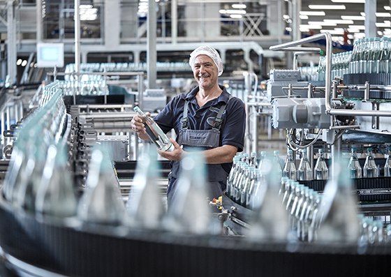 Qualita__tskontrolle_1, © Gerolsteiner Brunnen GmbH & Co. KG Qualita__tskontrolle_1, © Gerolsteiner Brunnen GmbH & Co. KG