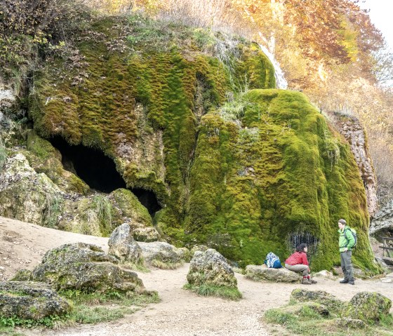 Rust uit bij de indrukwekkende Nohn waterval op de Eifelsteig, © Eifel Tourismus GmbH, D. Ketz Rust uit bij de indrukwekkende Nohn waterval op de Eifelsteig, © Eifel Tourismus GmbH, D. Ketz