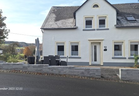 Vorderansicht Ferienhaus zur alleinigen Nutzung. Vorderansicht Ferienhaus zur alleinigen Nutzung.