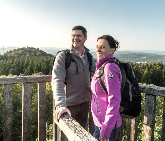 Auf dem Aussichtsturm Dietzenley, © Eifel Tourismus GmbH, Dominik Ketz Auf dem Aussichtsturm Dietzenley, © Eifel Tourismus GmbH, Dominik Ketz