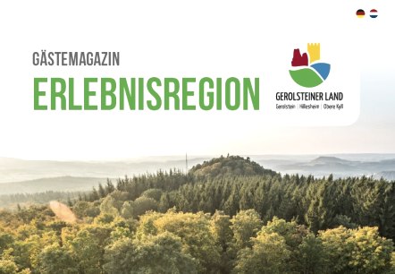 Titelseite der Boschüre "Gästemagazin Erlebnisregion Gerolsteiner Land"., © Touristik GmbH Gerolsteiner Land Titelseite der Boschüre "Gästemagazin Erlebnisregion Gerolsteiner Land" mit Landschaftsaufnahme inkl. Wanderer.