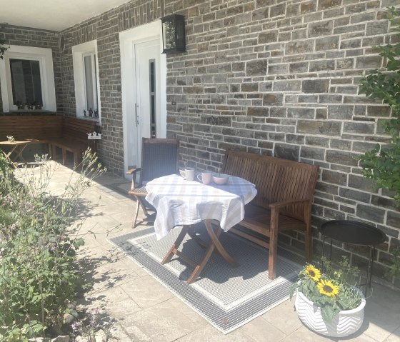 Traumprinz - überdachter Eingangsbereich, © Judith Pütz-Kurth Traumprinz - überdachter Eingangsbereich, © Judith Pütz-Kurth