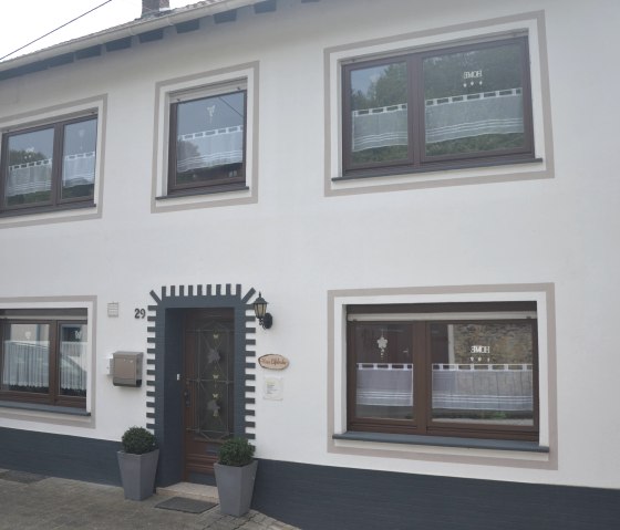 Seitenansicht Haus Eifelruhe Seitenansicht Haus Eifelruhe