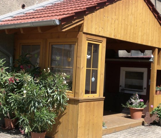 Überdachte Sitzgelegenheit, © Ferienhof an der Lay-Elisabeth Schröder Überdachte Sitzgelegenheit, © Ferienhof an der Lay-Elisabeth Schröder