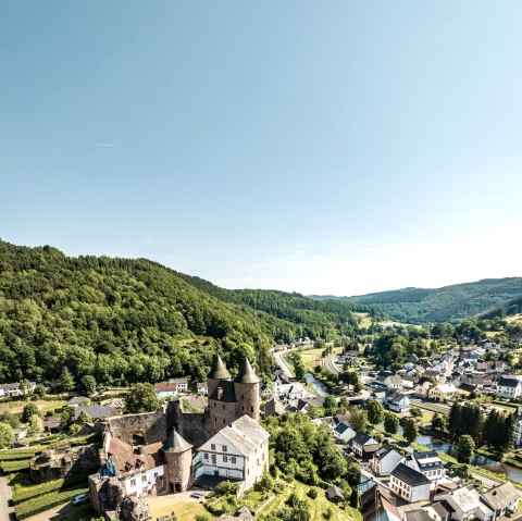 Mürlenbach mit Bertradaburg, © Eifel Tourismus GmbH, Dominik Ketz Mürlenbach mit Bertradaburg, © Eifel Tourismus GmbH, Dominik Ketz