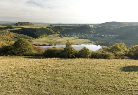 Blick ins Meerfelder Maar, © Eifel Tourismus GmbH Blick ins Meerfelder Maar, © Eifel Tourismus GmbH