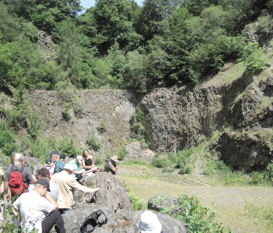 Besucher im Arensberg, © Touristik GmbH Gerolsteiner Land, Ute Klinkhammer Besucher im Arensberg, © Touristik GmbH Gerolsteiner Land, Ute Klinkhammer