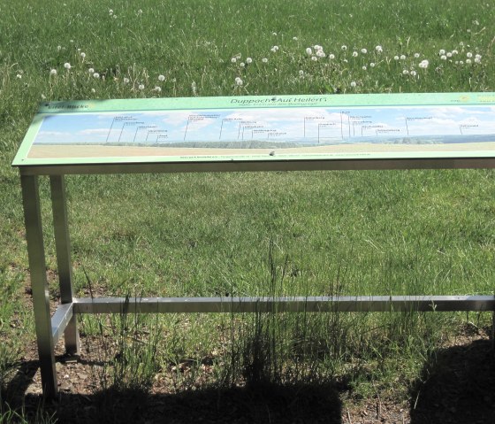 Eifelblick Auf Heilert, Tafel, © Touristik GmbH Gerolsteiner Land - Ute Klinkhammer Eifelblick Auf Heilert, Tafel, © Touristik GmbH Gerolsteiner Land - Ute Klinkhammer