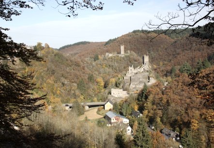 Hiking tour with a view of the Manderscheid castles, © Eifel Tourismus GmbH Hiking tour with a view of the Manderscheid castles, © Eifel Tourismus GmbH
