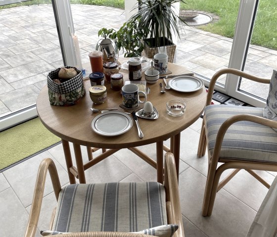 Frühstück im Wintergarten, © Faber Frühstück im Wintergarten, © Faber