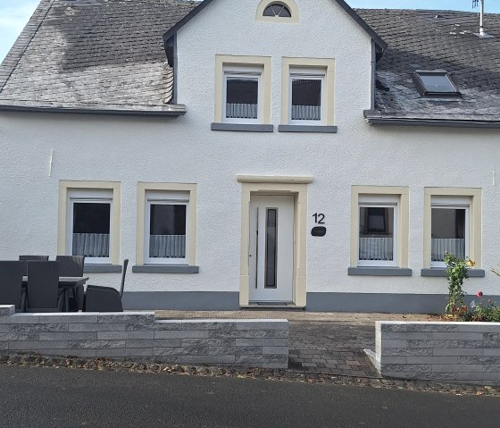 Vorderansicht Ferienhaus zur alleinigen Nutzung. Vorderansicht Ferienhaus zur alleinigen Nutzung.