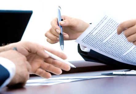 Documents
, © Pixabay Close-up of hands of two people holding notes and pens