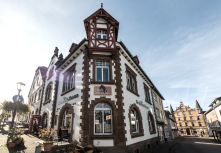 Kriminalhaus mit Café Sherlock, © Eifel Tourismus GmbH, Dominik Ketz Kriminalhaus mit Café Sherlock, © Eifel Tourismus GmbH, Dominik Ketz