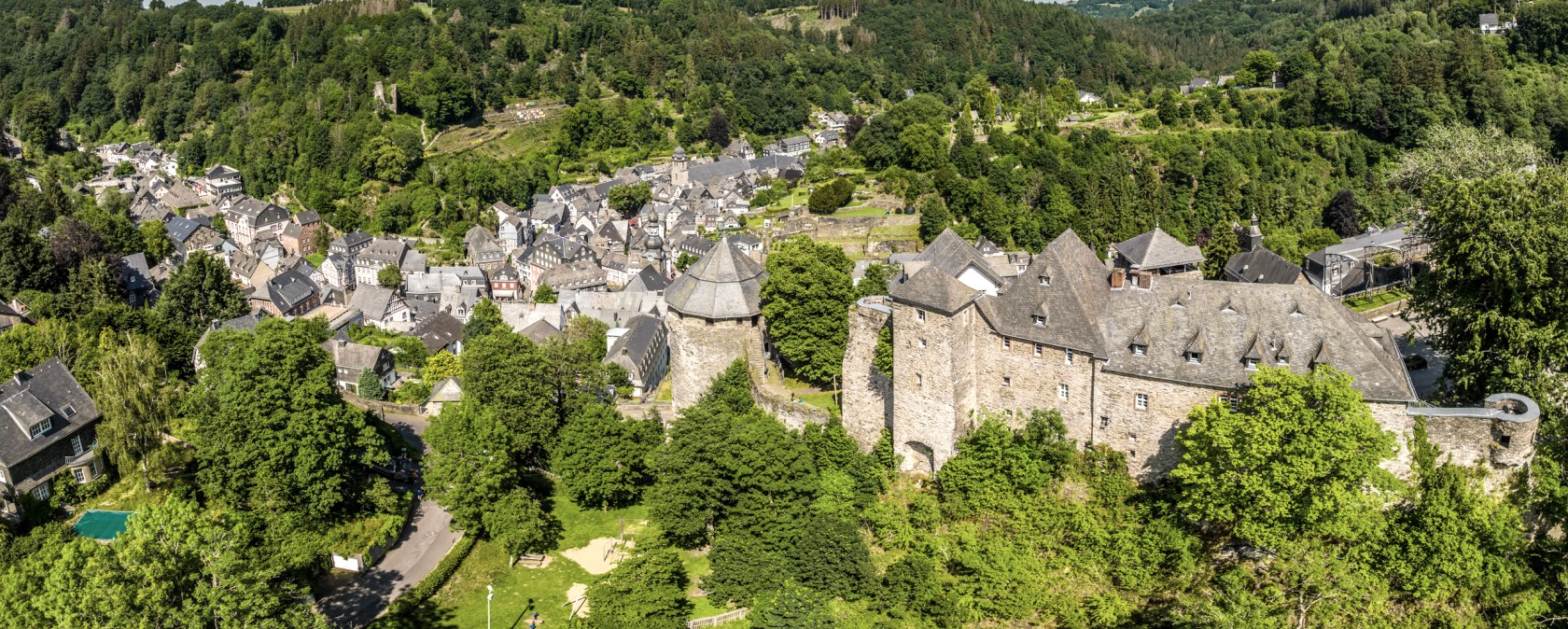 View of Monschau with castle, © Eifel Tourismus GmbH, Dominik Ketz View of Monschau with castle, © Eifel Tourismus GmbH, Dominik Ketz