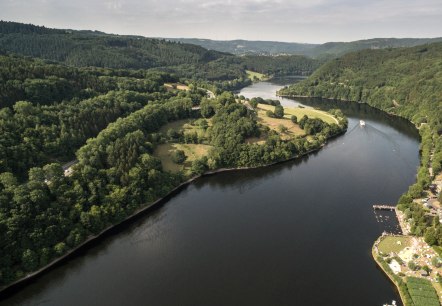 Uitzicht in het dal vanaf Einruhr op de Eifelsteig, © Eifel Tourismus/D. Ketz Uitzicht in het dal vanaf Einruhr op de Eifelsteig, © Eifel Tourismus/D. Ketz