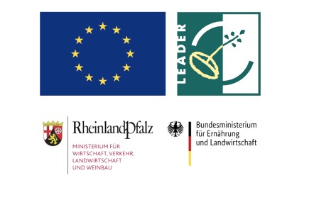 Förderungs Logos , © LEADER Wappen Europa, Logo LEADER Förderung, Logo Ministerium für Wirtschaft, Verkehr, Landwirtschaft und Weinbau Rheinland-Pfalz, Logo Bundesministerium für Ernährung und Landwirtschaft