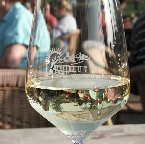 Weinglas, © Esther Diederen, Waldferienpark Gerolstein Weinglas, © Esther Diederen, Waldferienpark Gerolstein