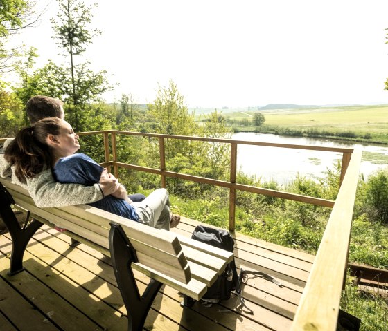 Geniet van het moment bij Eichholzmaar op het vulkanenpad, © Eifel Tourismus GmbH, D. Ketz