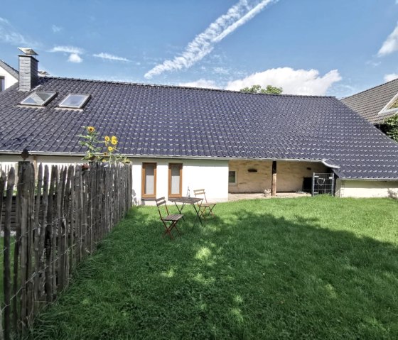 Hausansicht, &copy; Raetz Eifel-Ferienh&auml;user