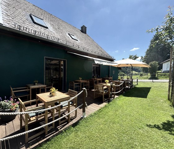 Garten und Terrasse der Pension