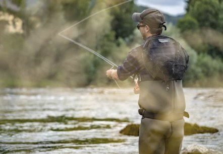 1Fliegenfischer, &copy; annieze &uuml;/fotolia