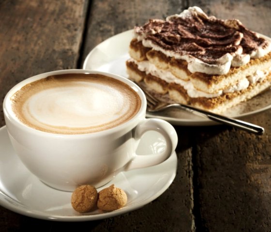 Kaffee+Kuchen, &copy; exclusive-design &uuml;/fotolia
