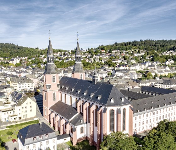 Pr&uuml;m met St Salvator Basilka, &copy; Eifel Tourismus GmbH