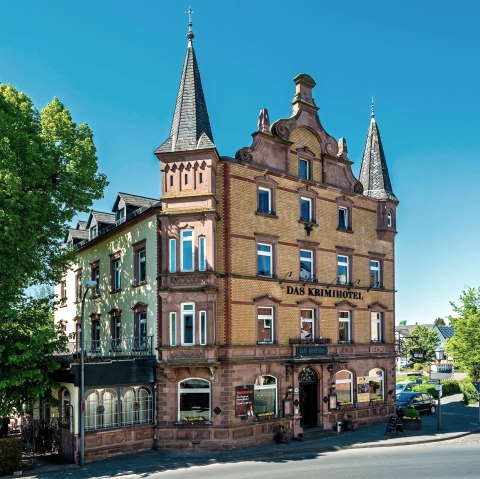 Außenansicht Krimihotel, © Krimihotel