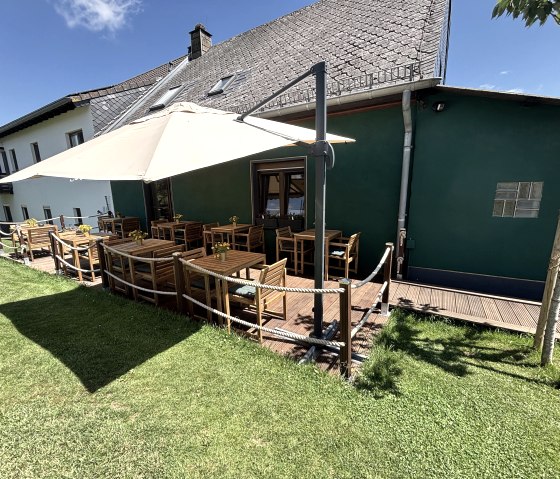 Garten und Terrasse der Pension