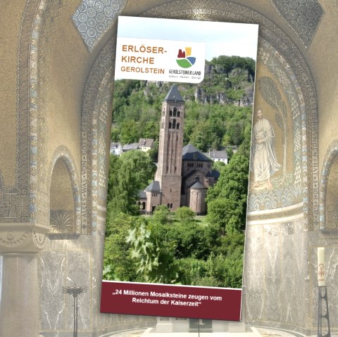 Titelseite Flyer "Erl&ouml;serkirche Gerolstein" vor dem Innenraum der Kriche.