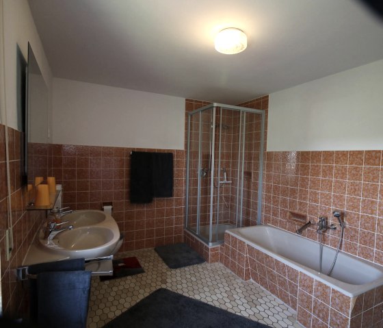 Badezimmer 1, &copy; Helmut Hell