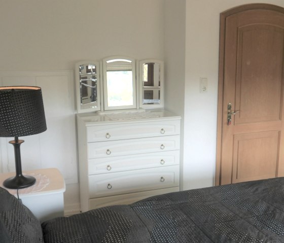 Fewo Charly - Schlafzimmer 1.1, &copy; Touristik GmbH Gerolsteiner Land > A. Kube