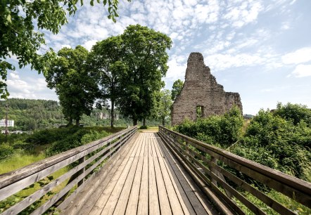 Brücke zur Burg, © Eifel Tourismus GmbH/Dominik Ketz