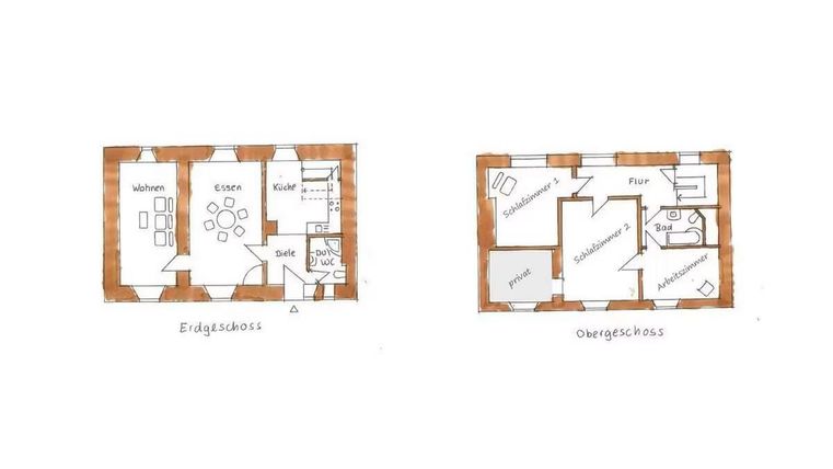 Zwei Grundrisse eines Hauses, das Erdgeschoss und das Obergeschoss. Das Erdgeschoss zeigt Schlafzimmer, Wohnzimmer und Küche, während das Obergeschoss weitere Räume und Flure enthält.