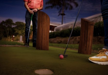 Adventure Minigolf bei Nacht, © EifelAdventures Berlingen