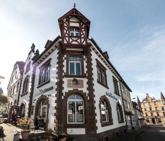 Kriminalhaus mit Café Sherlock, © Eifel Tourismus GmbH, Dominik Ketz