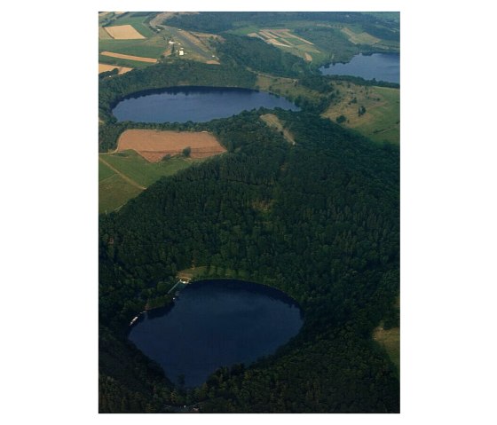 eifeler-maare-martin-schildgen-cc-by-sa-30