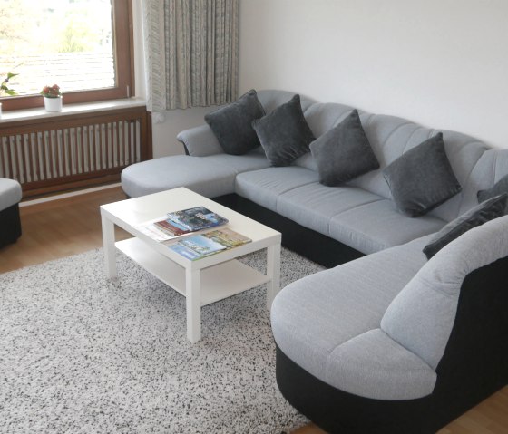 Fewo Charly - Wohnzimmer 1, &copy; Touristik GmbH Gerolsteiner Land > A. Kube