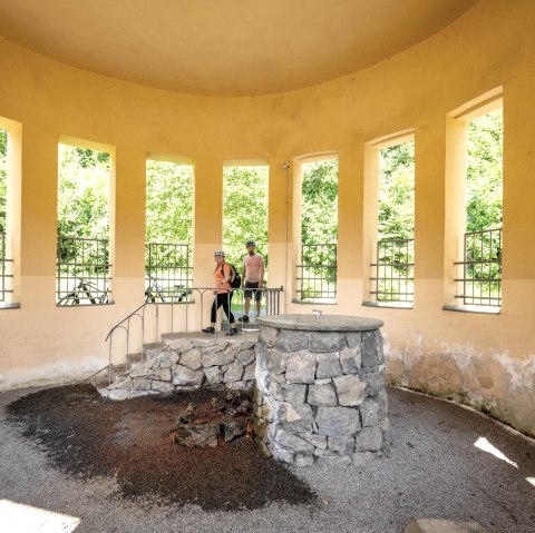 Lindenquelle innen, &copy; Eifel Tourismus GmbH, Dominik Ketz