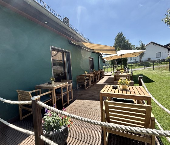 Garten und Terrasse der Pension