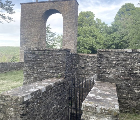 Kriegerdenkmal Stadtkyll, &copy; Touristik GmbH Gerolsteiner Land, Leonie Post
