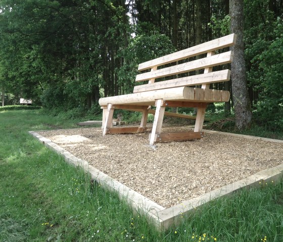 XXXL bench, © Touristik GmbH Gerolsteiner Land
