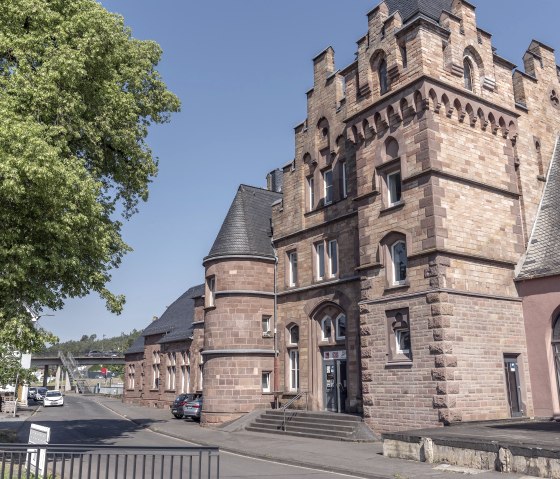 Touristinfo und Bahnhofsgeb&auml;due Gerolstein, &copy; Jochen Hank