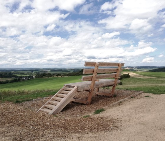 Walsdorf XXL Bank, &copy; Nadja Blum, Touristik GmbH Gerolsteiner Land