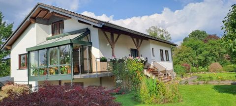 <p>Holiday apartment from the outside in the greenery</p>