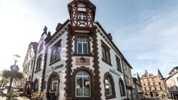 Kriminalhaus mit Café Sherlock, © Eifel Tourismus GmbH, Dominik Ketz