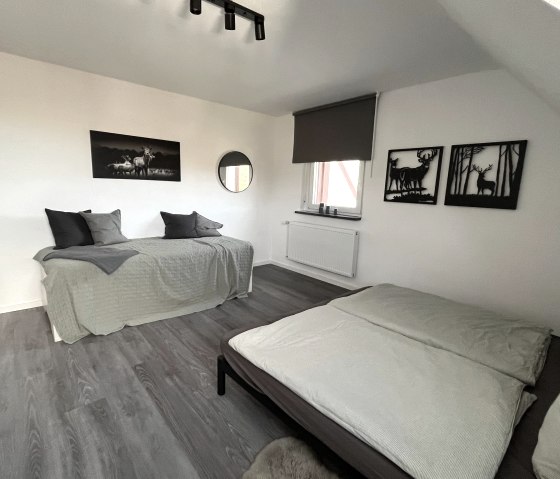 Schlafzimmer2 mit Doppelbett, © Anja Remsperger & Philippe Drees