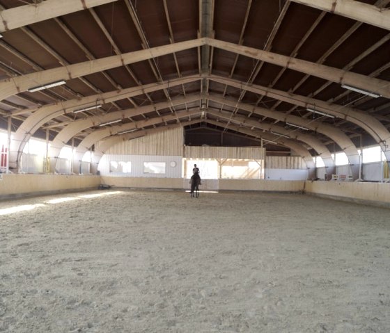 Reithalle vom angrenzenden Reitstall Linden