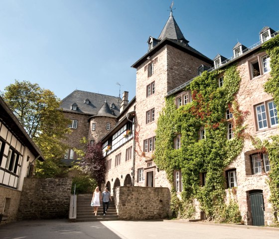 Kasteel Blankenheim bij de Ahr-fietsroute, © Eifel Tourismus GmbH/D. Ketz