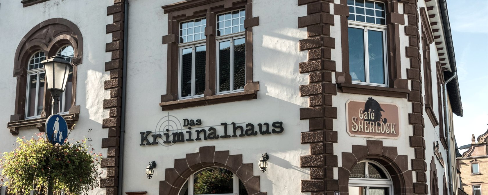 Eifelsteig-2019-095-Cafe Sherlock, Hillesheim, &copy; Eifel Tourismus GmbH, Dominik Ketz